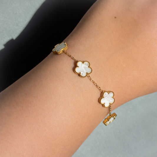 Clover Charm Armband