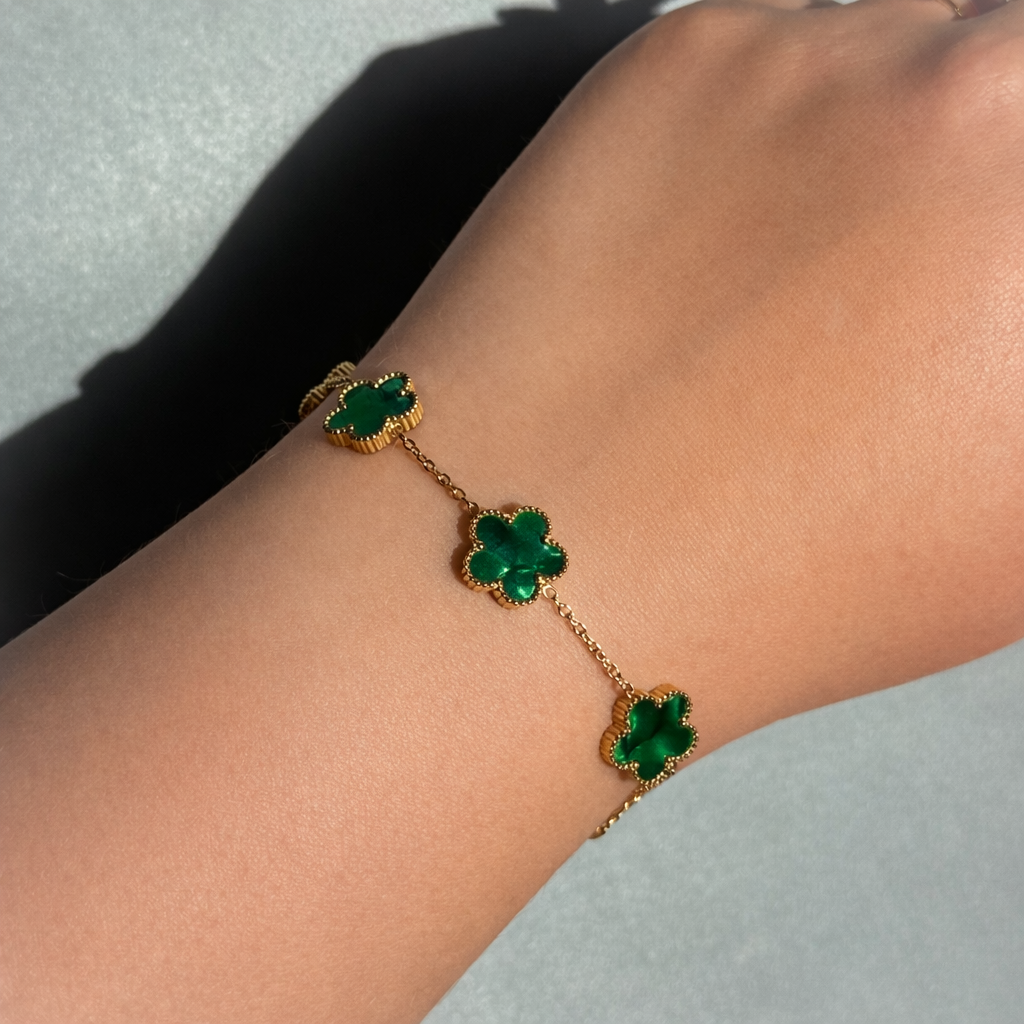 Clover Charm Armband