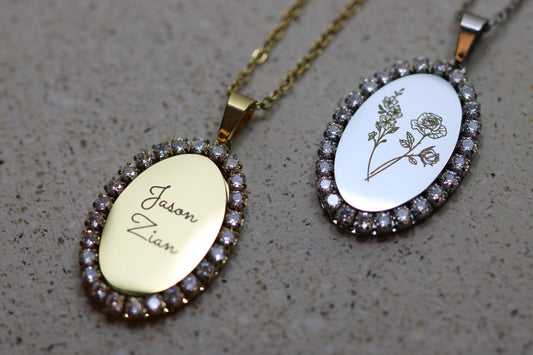 Engraved Oval Charm Ketting
