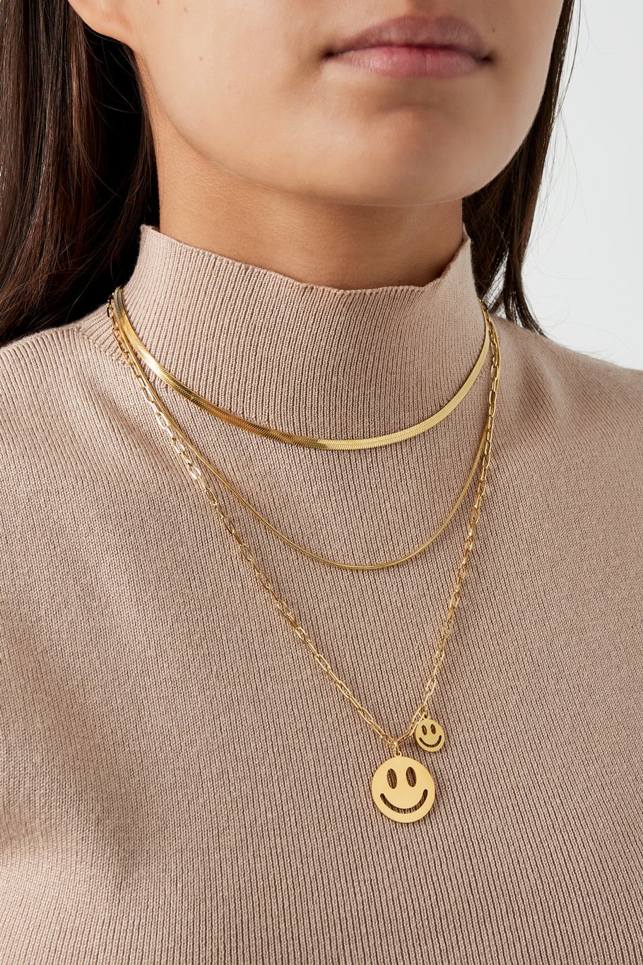 Happy Vibes Ketting met meerdere lagen en twee smiley bedels