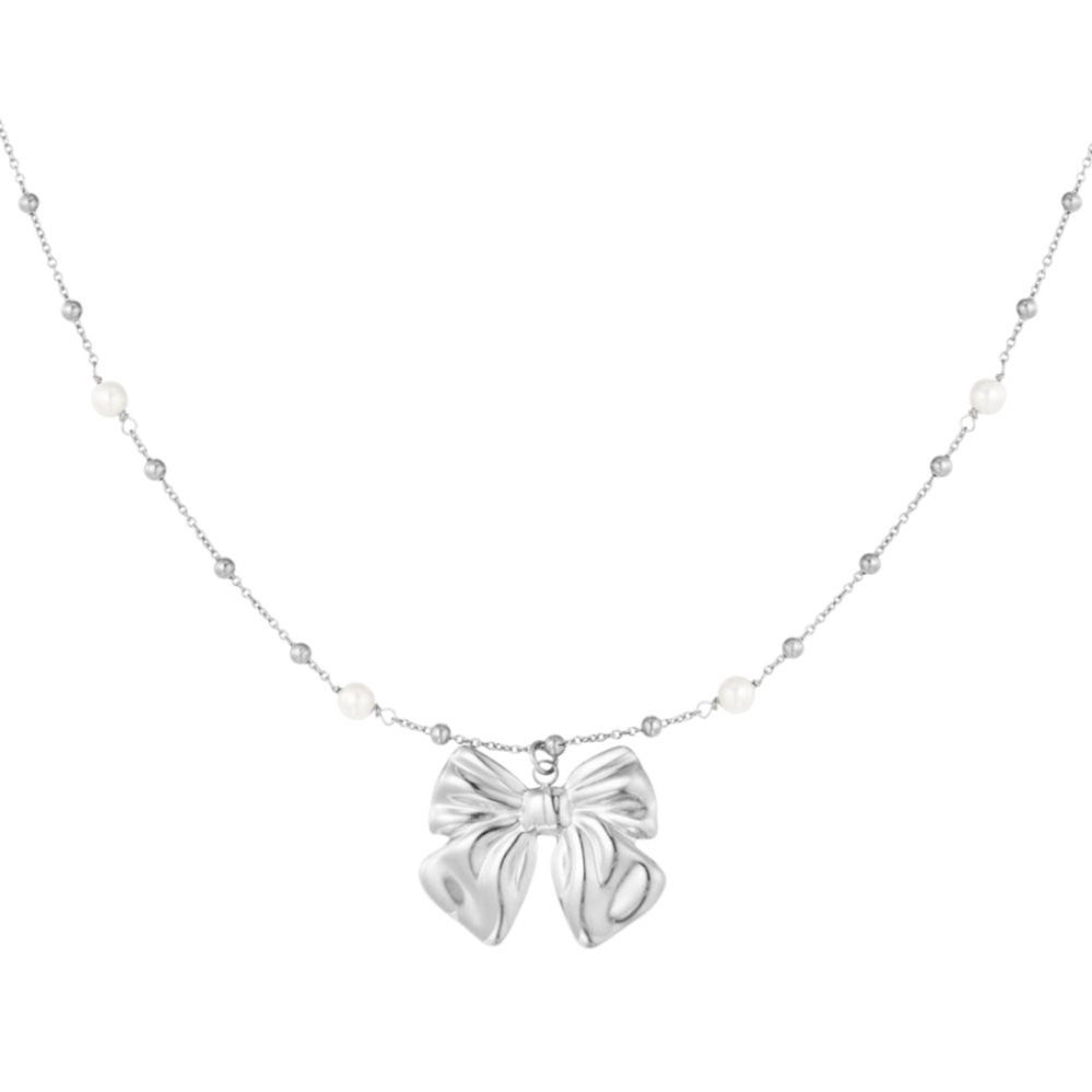 Zilveren ketting met strikhanger en pareldetails