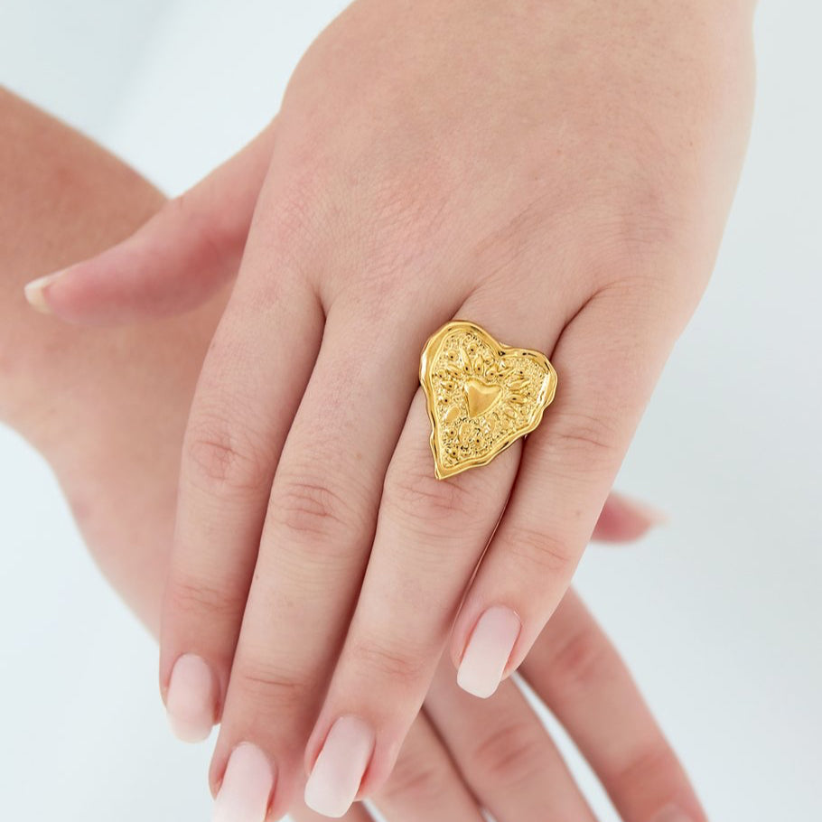 Verstelbare ring met gedetailleerde hartgravure van roestvrij staal