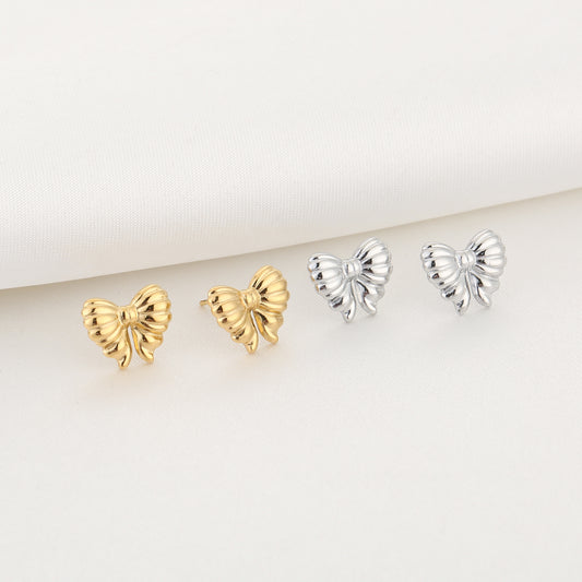 Kleine strikvormige stainless steel oorstekers