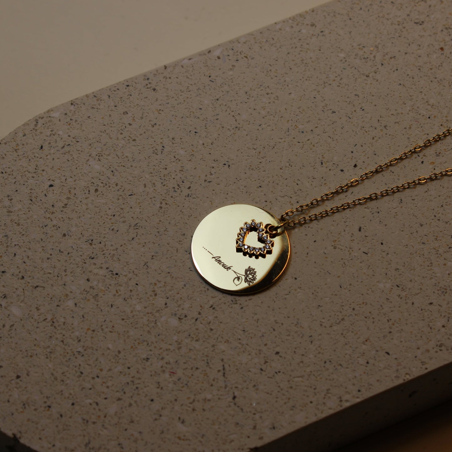 Engraved Coin Heart Ketting