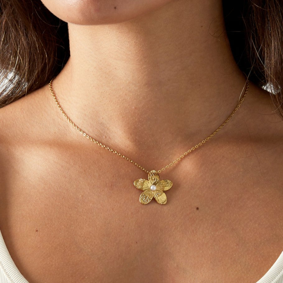 Stainless steel ketting met bloemvormige hanger en parel – Priscious Jewellery

